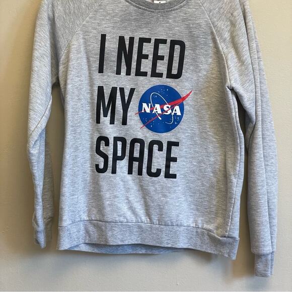 Freeze M I Need My Space Futuristic sweatshirt NASA cozycore - Picture 3 of 7